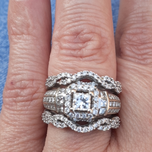 Elegant 14k white gold natural Diamond Ring Set - Picture 6 of 8